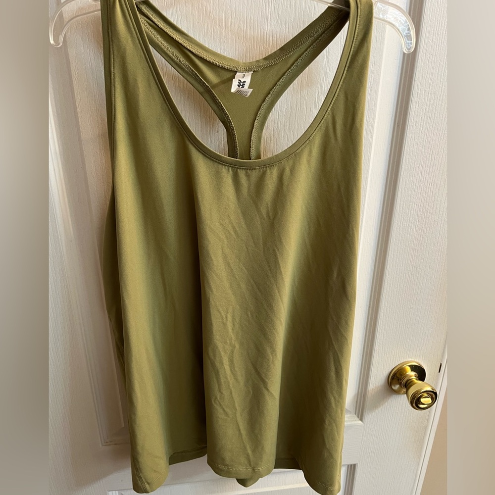 All in Motion - Sz XL - GUC green tank